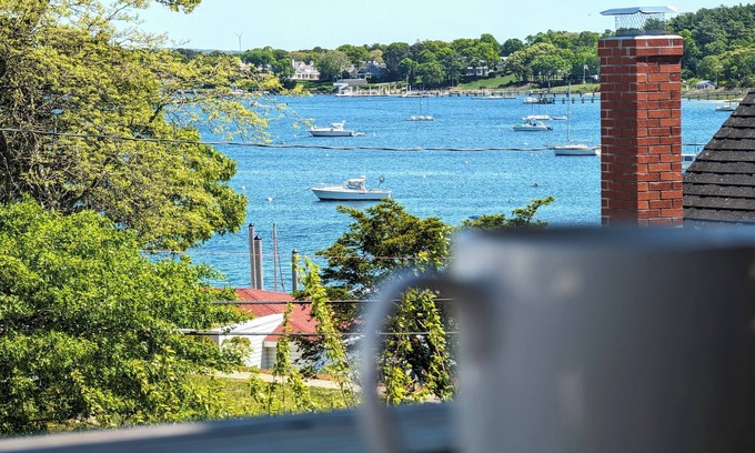 Onset Apartment | The Seaview Suite: GREAT VIEWS, VERY CLOSE TO BEACH!