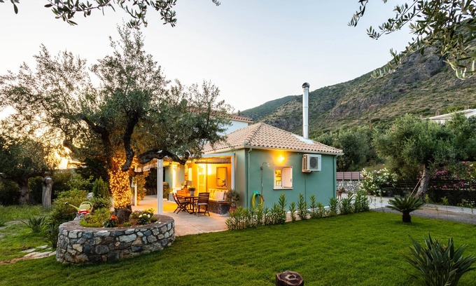 Katsaraiika Villa | The Secret Garden at Villa Georgia Kalamata