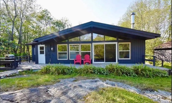 Muskoka Lakes Cottage | The Serene Acres Cottage Getaway Muskoka