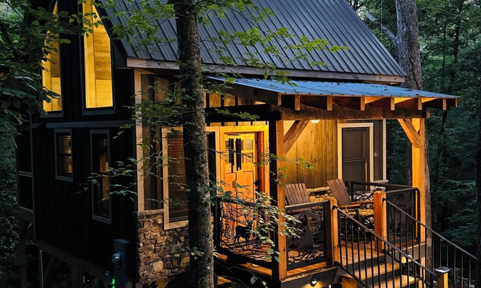 Boonville Cottage | “The Shack” on Farmers Creek. Tree house Tiny house