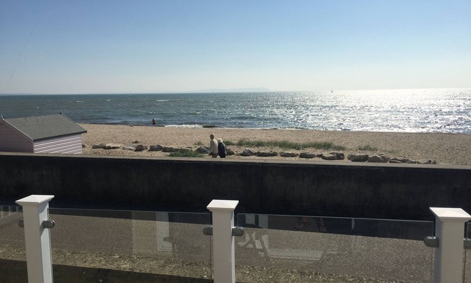Mudeford Ski Chalet | 'The Shed', A luxury lodge with a view, Sandhills Holiday Park Mudeford