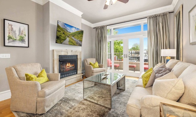 Fayetteville Condo | The Sheltering Sky - Walk to Dickson St and UofA