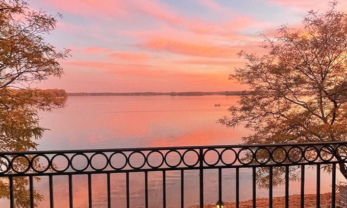 Spring Park Hotel | The Shoreline Hotel