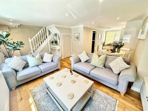 Laugharne House | The Showroom