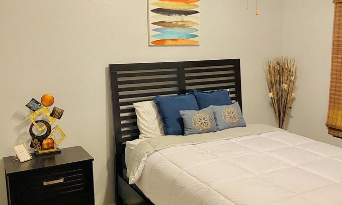 Temecula House | The Signature room “room only”