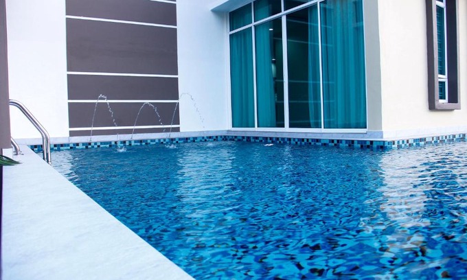Merlimau Villa | The Skillion @ Umbai- Home to stay with pool