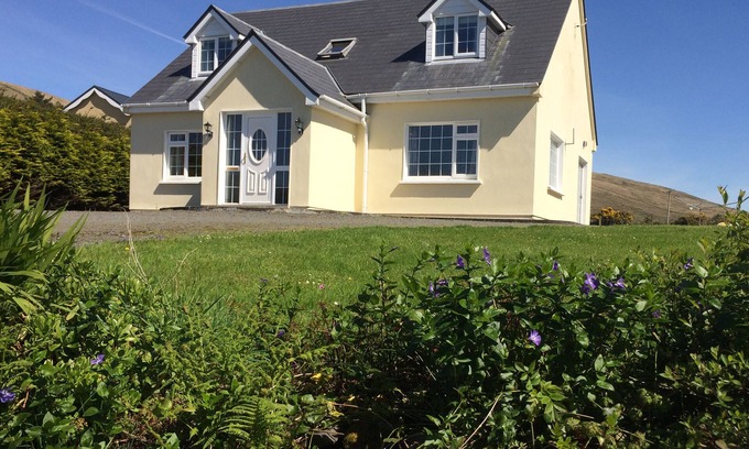 Cahirciveen Cottage | THE SLATE HOUSE, family friendly in Cahersiveen, County Kerry