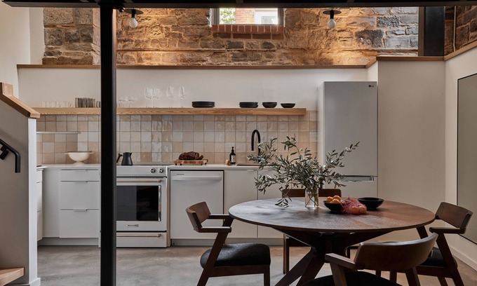 Inner Harbour Hotel | The Smith Hotel