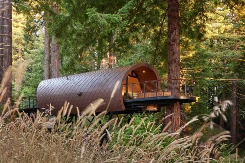 Occidental Villa | ~* The Spectacular Spyglass Treehouse *~
