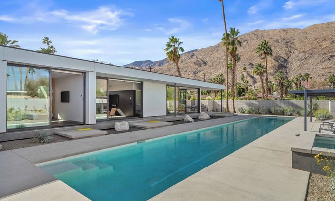 The Mesa House | The Spring: Modern minimalist masterpiece