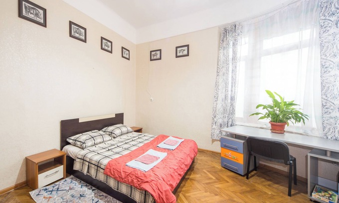 Burgas Center Apartment | The Square - 2 Bedrooms retro flat with great location, 1st fl