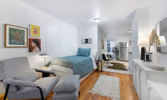 West Side Apartment | The Square