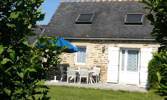Quemeneven House | The stable, quiet house in the countryside