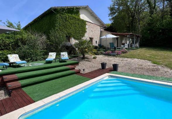 Nonac House | The stables 3 bedroom french villa with outside pool