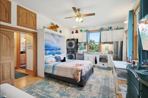 Fort Atkinson Apartment | The Starlight Tower Ocean Breeze Suite apartment hotel