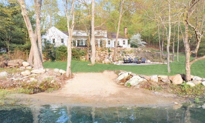 Bantam House | The Stillwater