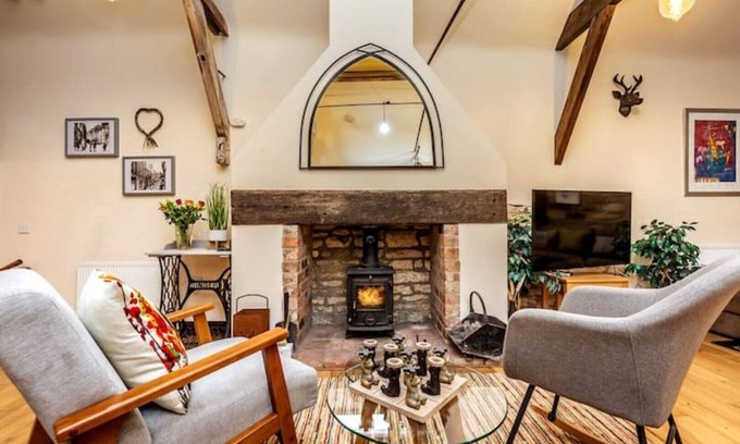 Wellingore House | The Stocks Barn, renovated 1750’s barn in picturesque Lincolnshire cliff village