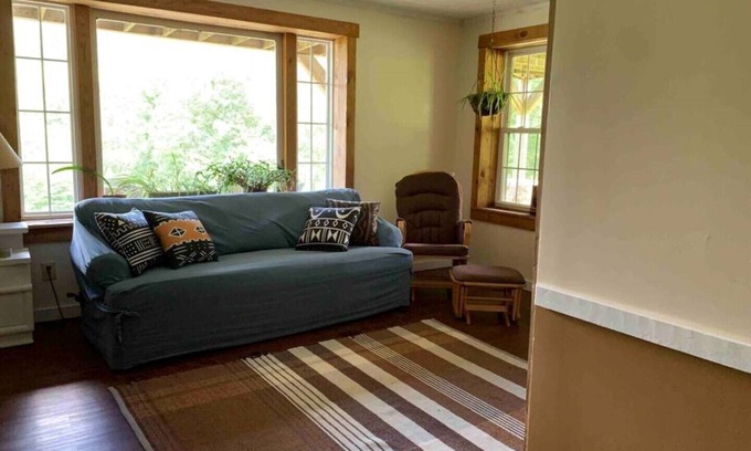 Newcomb House | The Stone House .