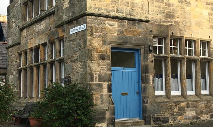 Port Seton Apartment | The Store, harbour holiday cottage