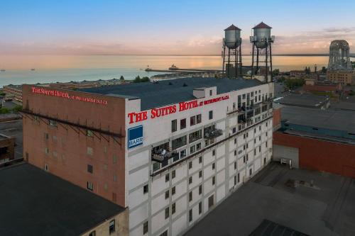 Canal Park Hotel | The Suites Hotel at Waterfront Plaza