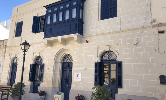 Kirkop Bed & Breakfast | The Suites - Piazza Kirkop