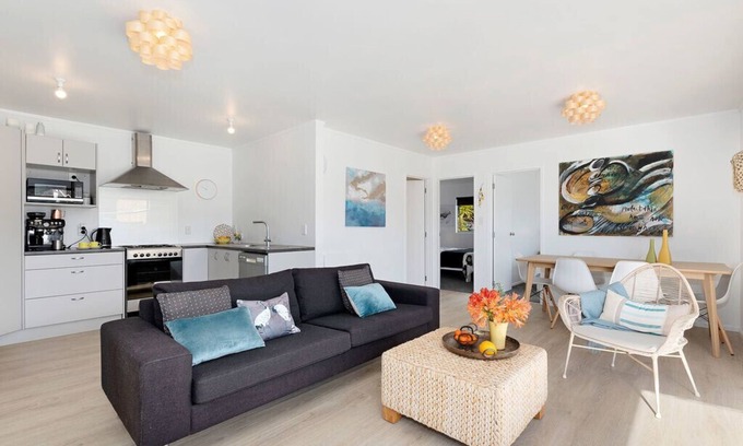 Mangawhai Heads Cottage | The Sunshine Bungalow - Mangawhai Heads Home