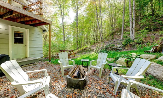 Les Pays-d'en-Haut Regional County Municipality Ski Chalet | "The Sweet Escape" Chalet Douce Evasion St Adolphe