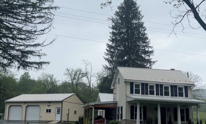Big Cove Tannery House | THE TANNERY HOUSE 4 BED 2 BATH HOT TUB GAME ROOM FISHING HIKE GOLF