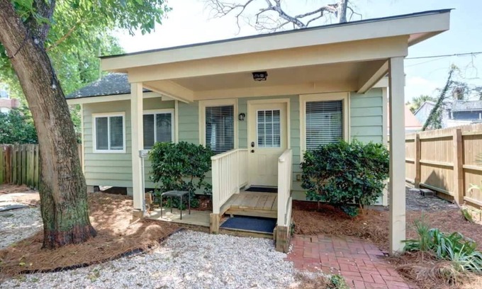 Beach Institute Apartment | The Tea Olive Cottage, Quaint | Pet-Friendly!