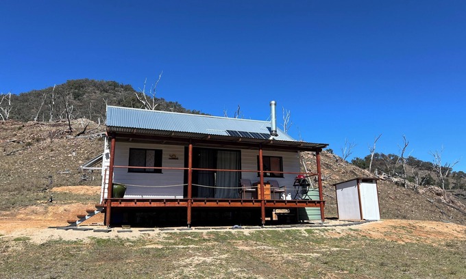 Sandy Flat Cabin | The Tenterfield Goat Housen3000acres with frontage to the Mole/Deepwater rivers.