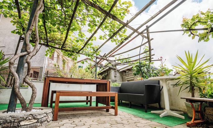 Lumarzo House | {The Terrace of Cerese}-parking space and garden