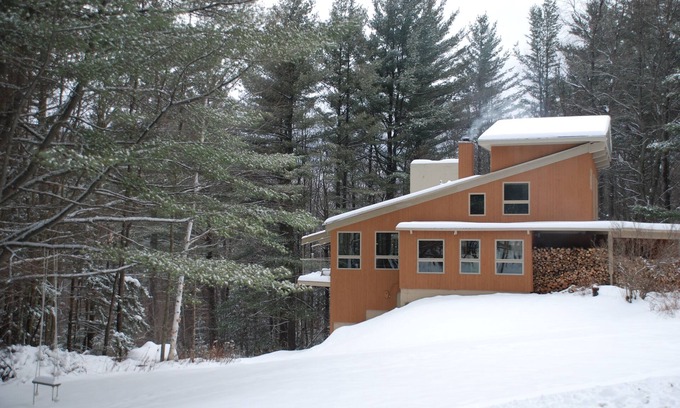 Waterbury Cabin | The Terraces: Mountain retreat, two bedrooms, two baths