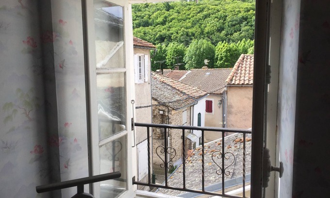 Cuxac-Cabardes House | The Terraces of the Black Mountain. Cathar country.