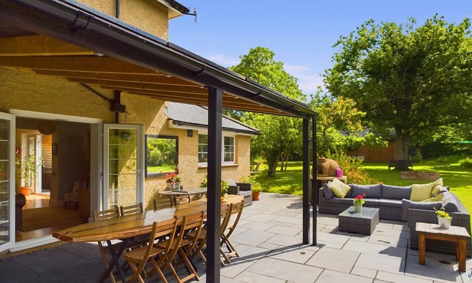 Nettlestone Ski Chalet | The Timbers