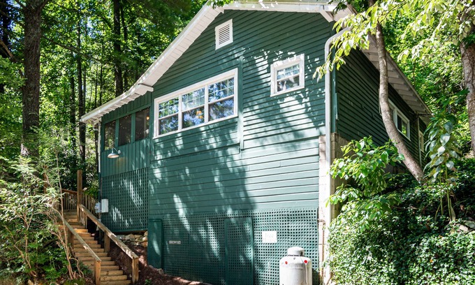 Zirconia Cottage | The Tree House, Vintage Mountain Retreat