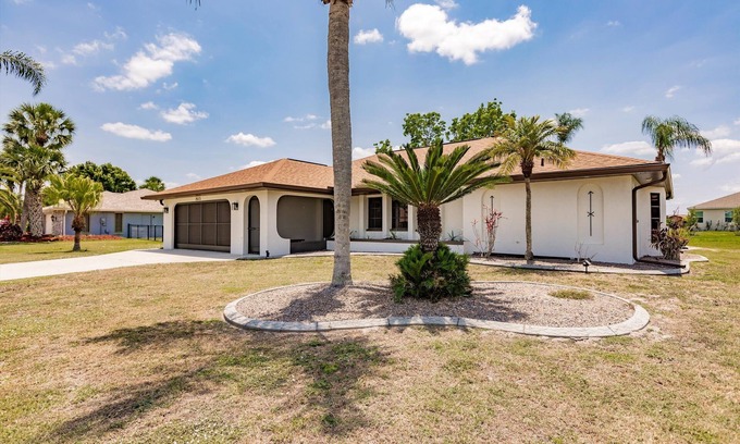 Deep Creek House | The Tropical House - heated pool/3 bed, 2 bath