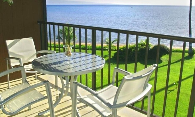 Kaunakakai Condo | The Ultimate Oceanfront Penthouse - 'Hale No Ka Oi'