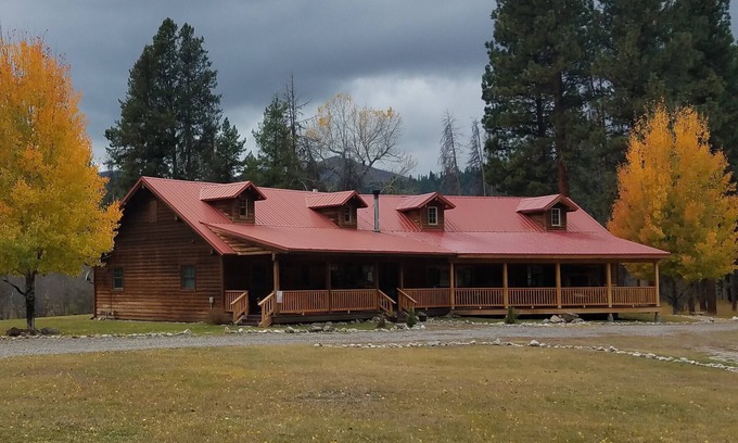 Darby Cabin | The Ultimate Outdoor Adventure with Indoor Comfort