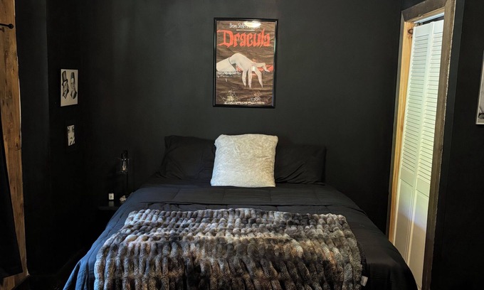 Mount Marion House | The Vampire Lodge - Mystical Escape in The Catskills