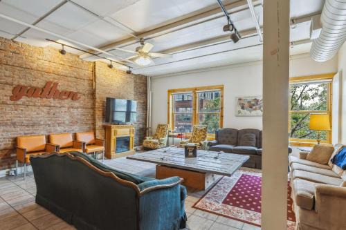 Ohio City Apartment | The Victor 2 - Cleveland's Urban Lodge