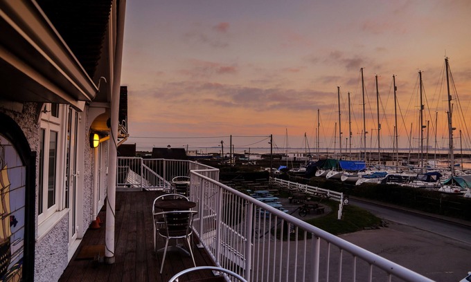 West Mersea Hotel | The Victory at Mersea
