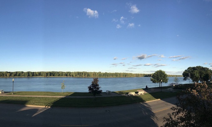 Bellevue Apartment | The View: Come stay on the Mississippi