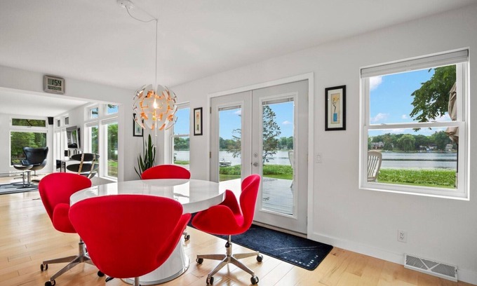 Waterford House | The views are amazing inside and out. Modern lake house with a double lot.