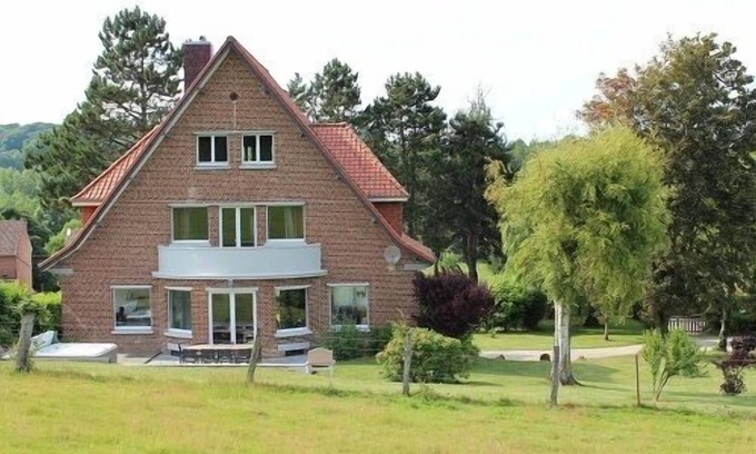 Loison-sur-Crequoise Villa | The Villa des Groseillers with private Spa and rustic golf course of 5 holes