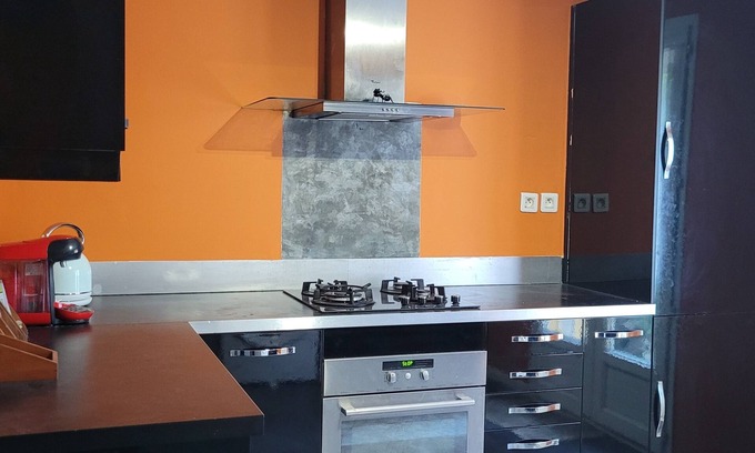 Pierrevert Apartment | The Villa Del Sol apartment welcomes you in Pierrevert