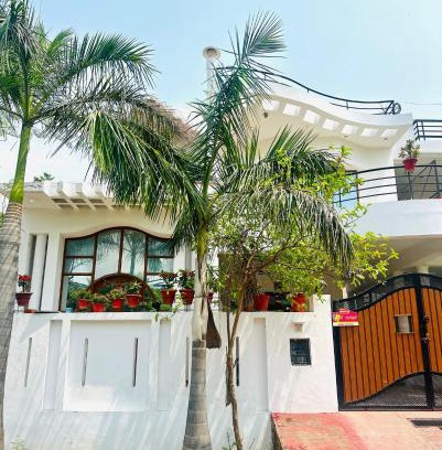 Gomti Nagar House | The Vintage Villa