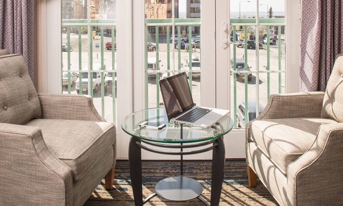 Downtown Anchorage Hotel | The Voyager Inn