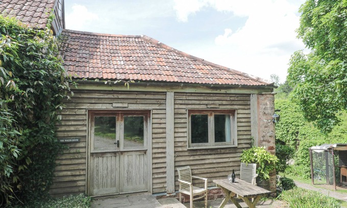 Fiddington Cottage | THE WAGON HOUSE, pet friendly, with a garden in Bicknoller