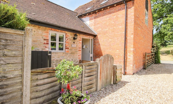 Acton Scott Cottage | THE WAIN HOUSE, pet friendly, character holiday cottage in Westhope