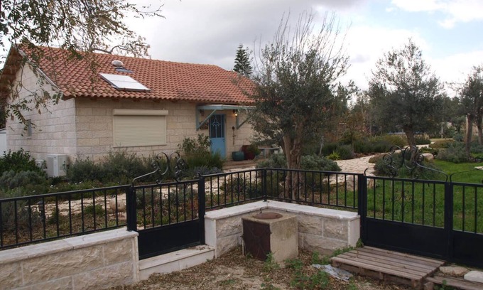 Bar Giyora House | The Walnut House - A beautiful country cottage near Jerusalem